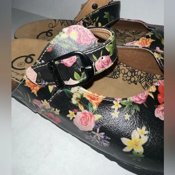 CALCEO NWOT Vegan Comfort Clogs in Black Rose Floral 🌹 - Picture 9 of 11